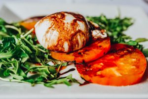 Tomato salad with fresh mozzarella