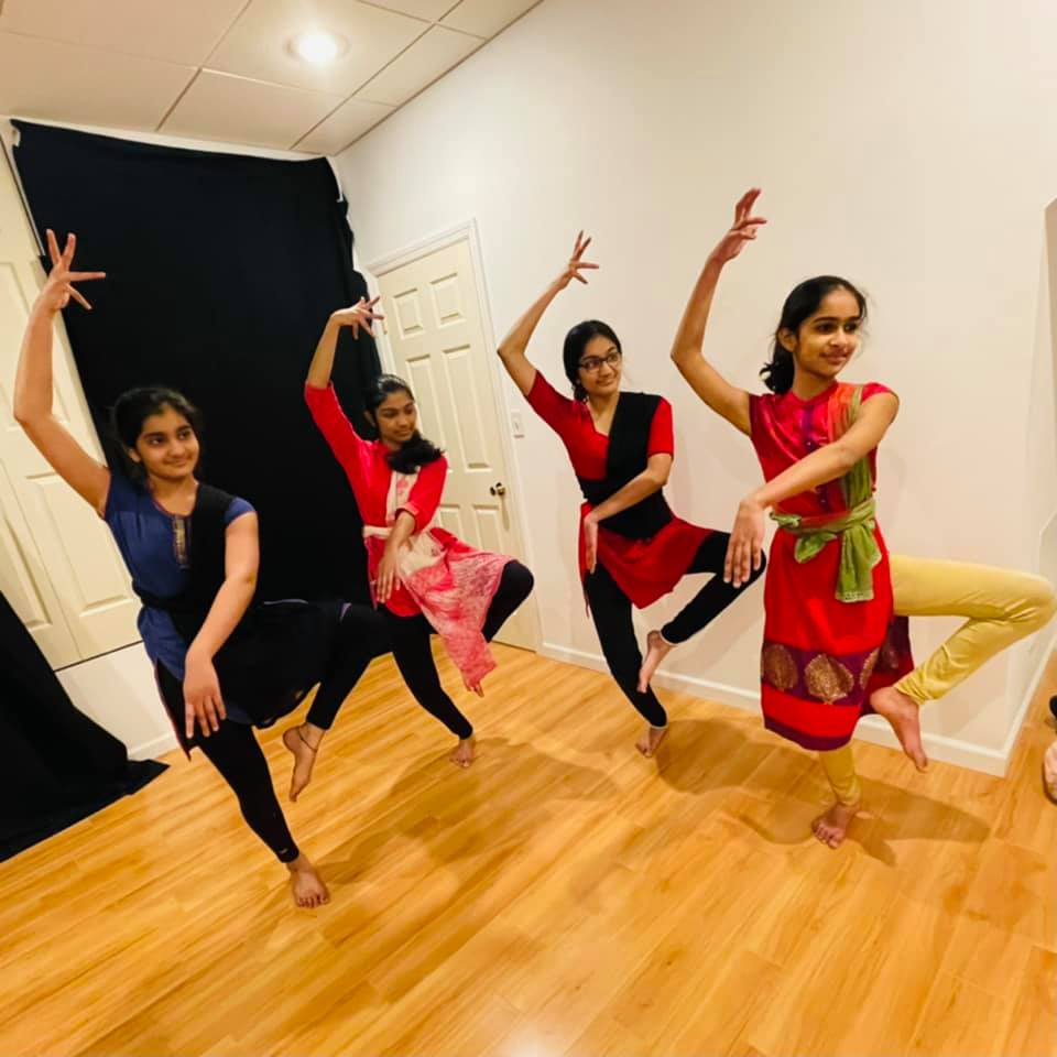 4 girls practicing dancing at Nrityalina Center for Performing Arts