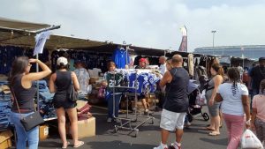 Fla market vendors selling clothes