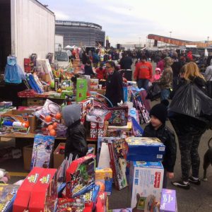 crowd walking through and shopping at the New Meadowlands Market