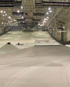 Indoor ski slopes in Big Snow resort