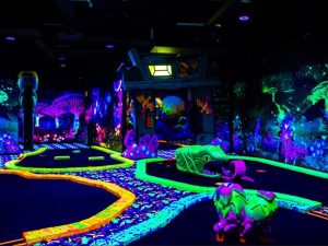 Blacklight mini golf course